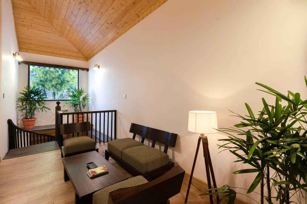 Stayvista At The Winter Line With Complimentary Breakfast 卡绍利 外观 照片
